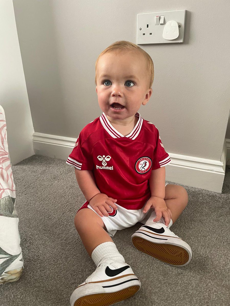asawhite22's tweet photo. Finally got the kit on Ralphy, let’s hope he brings a bit of luck for the boys! https://t.co/NrVTYCuDtU