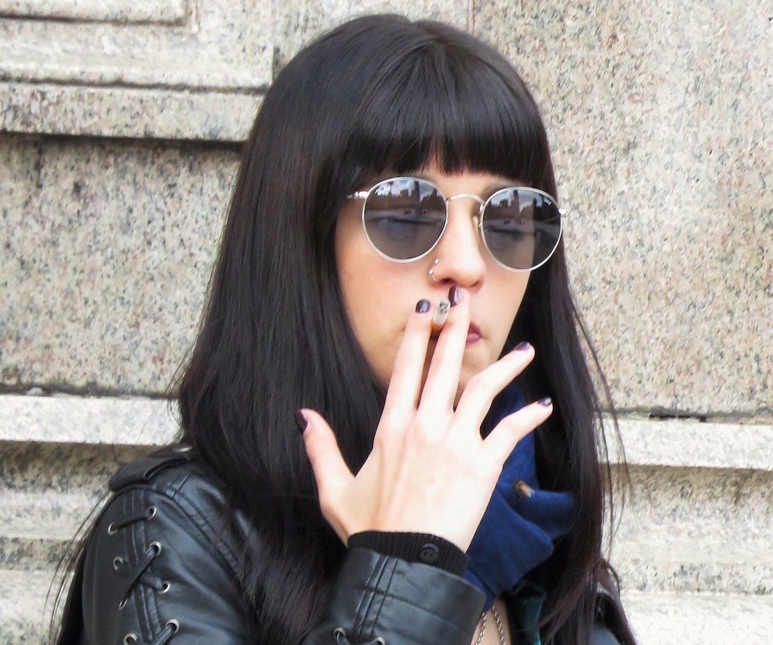 SmokFet's tweet photo. #smoking #fetish #freshstuff https://t.co/aSeNxbIxaE