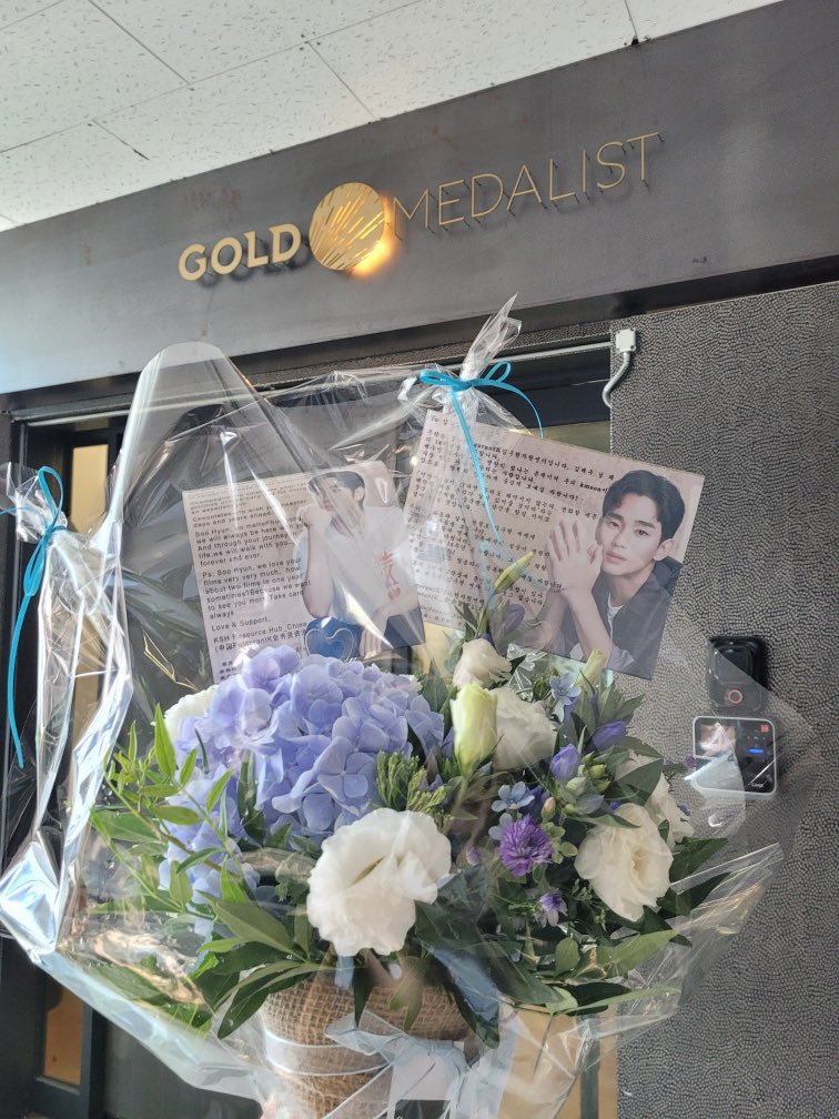 flowergiftkorea's tweet photo. Happy 14th Debut Anniversary💖 Kim Soo Hyun
Your #chiness fans will always support you💕💕💕
#koreanactor #seoul #flower #yangjae #koreatravel #flowerskorea #koreaflowers #koreaflowerdelivery #seoulflowerdelivery #ilovekorea #flowergiftkorea #seoulflorist #china #texas https://t.co/XNy48wHJ7C