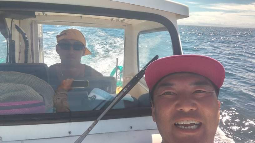 Tomoyuki Ushiwatari 金龍丸 トロピカルチューズデイ ブリにシイラ 今日網走までは釣りキャンプに 豊浦の遊漁船 マジカルアワーの船長遊びに来てくれました 北海道 網走 豊浦 遊漁船 船長 金龍丸 マジカルアワー キャスティング ジギング