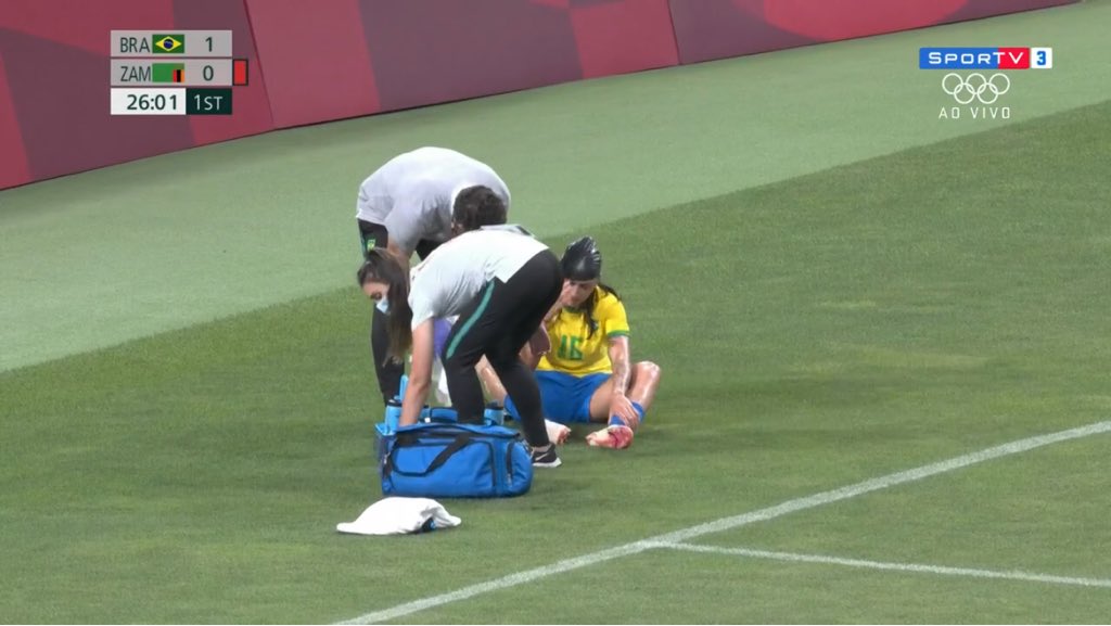 ChicuMilGrau's tweet photo. Força @biazaneratto ! Volta logo, a seleção precisa de você!
@SelecaoFeminina #ForcaBia https://t.co/XOw3bMe65j