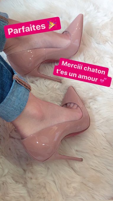 Merci Mike pour ce tr&egrave;s beau cadeau 😍 #louboutin #highheels #footfetısh   ➡️ https://t.co/fIPXTyG7ZV<a href="/tag/louboutin"class="tags">#louboutin</a><a href="/tag/highheels"class="tags"><span>#highheels</span></a><a href="/tag/footfet%C4%B1sh"class="tags"><span>#footfetısh</span></a>