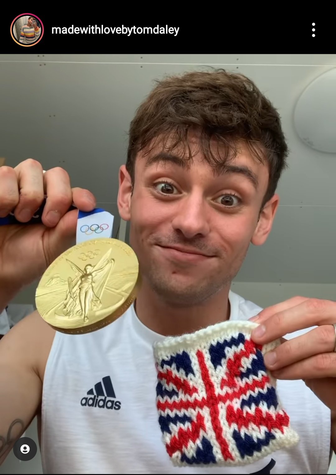 編み物上手なイギリス人の正体は金メダリスト 自作のメダル入れが可愛いと話題に 話題の画像プラス 編み物上手なイギリス人の正体は金メダリスト 自作のメダル入れが可愛いと話題に 話題の画像プラス