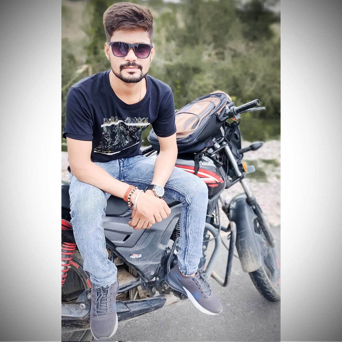 GAURAVT93345640's tweet photo. Travelling to kanpur https://t.co/s2rSu1GUtP