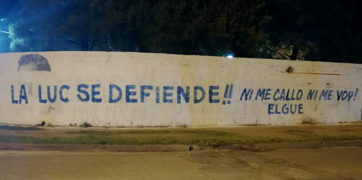 Hoy en Montevideo se defiende la LUC persona a persona y muro a muro.
#SiALaLUC