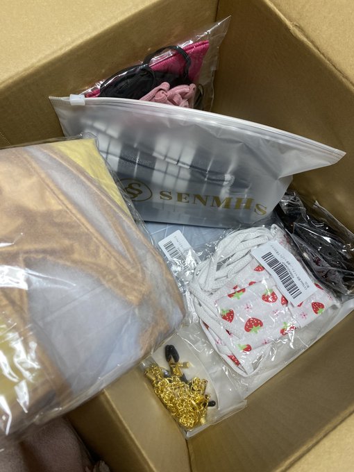 ほしい物リストからプレゼント届きました！  むぅさーんありがとうございます(♡&omega;♡)  いっぱいレビューできるー(つ&omega;`*)!! https://t.co/C9uypaaUd6