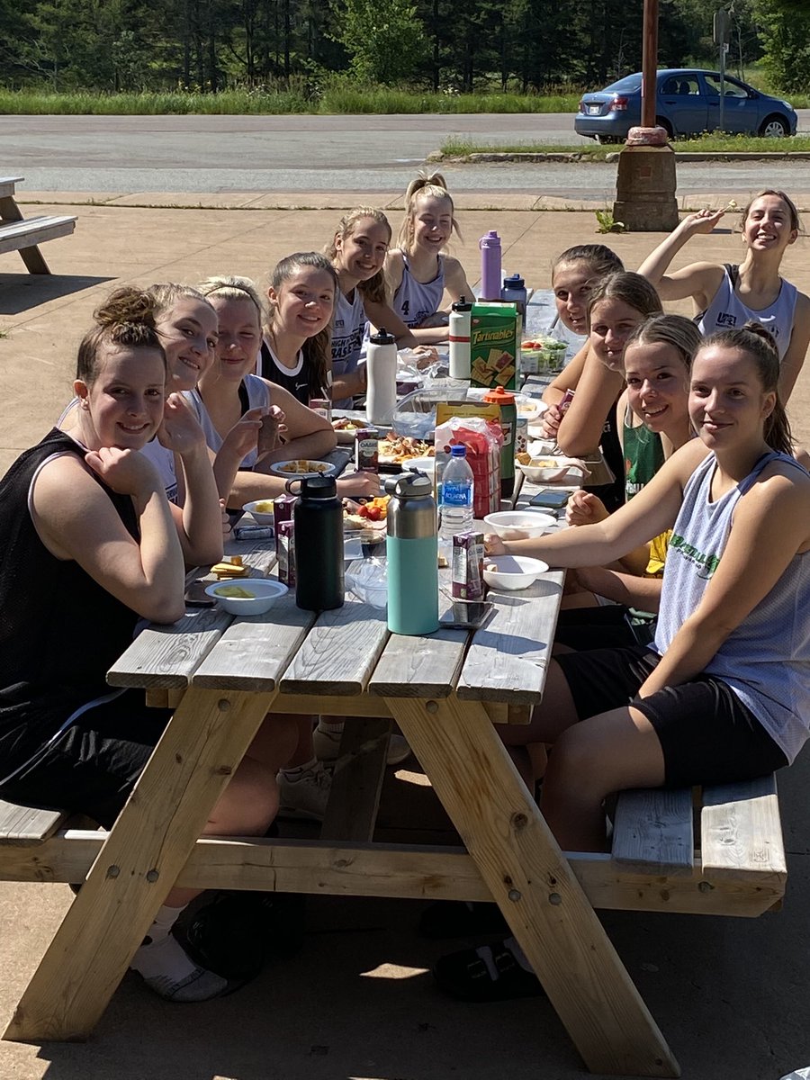 ReaghV's tweet photo. Great tune up session before heading to St John this weekend. Thanks @BasketballNB for inviting us to join them! @basketballpei @NeilBnbtd @Peter_Kelly87 https://t.co/5dVCe887jD