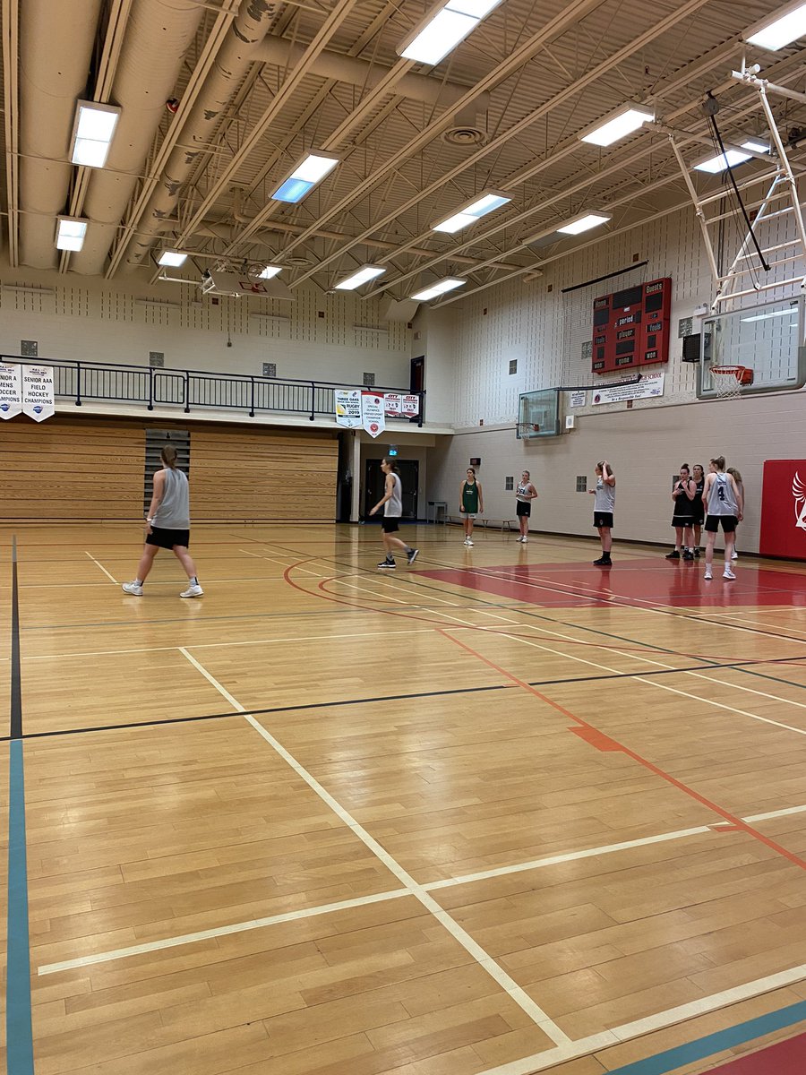 ReaghV's tweet photo. Great tune up session before heading to St John this weekend. Thanks @BasketballNB for inviting us to join them! @basketballpei @NeilBnbtd @Peter_Kelly87 https://t.co/5dVCe887jD