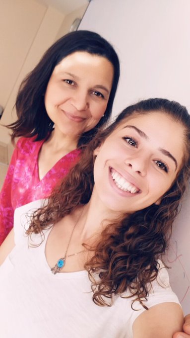 Sınıfından bahçesine, kütüphanesinden laboratuvarlarına kadar eğitim öğretimin değer ve birliktelik üzerine kurulduğu bu ortamda, güzel anılar birikir. Fiziki alanlarda akademik, sosyal, kültürel tam katılım ilkesi geçerlidir. #Hkü