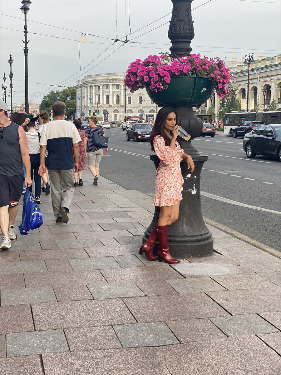 SurbhiJtweets's tweet photo. But first.... hydrate 🥰 https://t.co/vgqwtQcaoL
