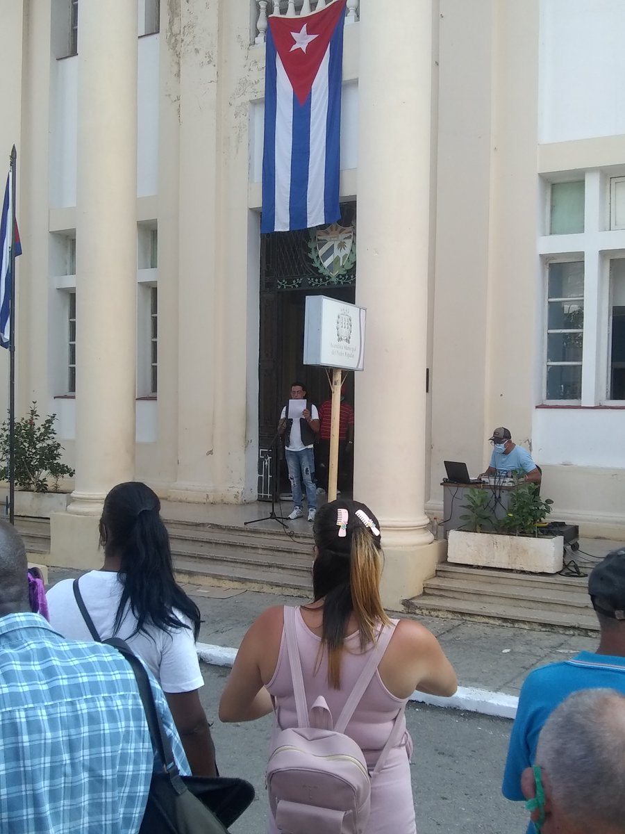 Directora Educación Regla tweet media