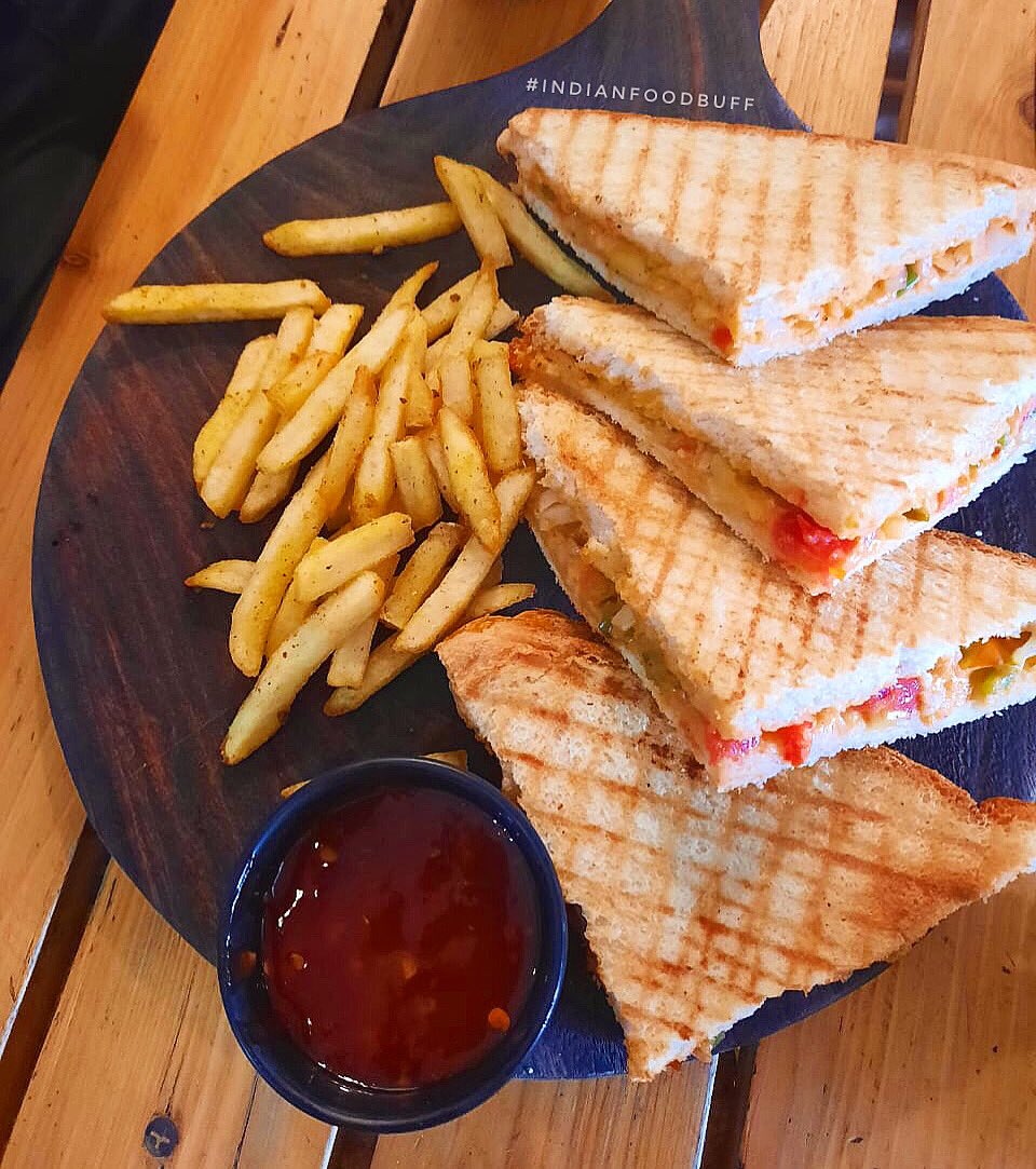 Grill Vegetate Sandwich 

Follow us for more yummy updates 

#sandwich #sandwichs #indianfoodbuff #tastethisindia #yummytalesofficial