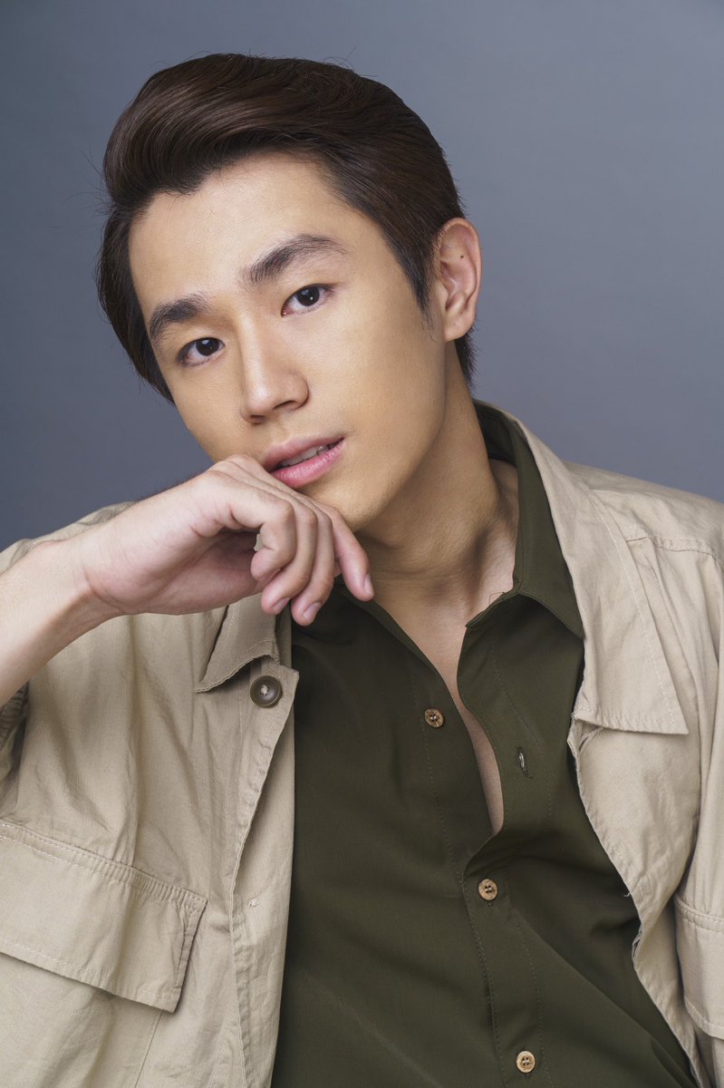 Raymondcauilan's tweet photo. #raymondcauilanphotography 
Featuring @benedict_cua 
Styling @edriannetui 
Grooming @lionelfabros 

....
DM Me for Photo shoot Inquiries

#menswear #gobolighting #mensfashion #kpop #fashionphotography #portrait #malemodel #homme #benedictcua https://t.co/Q9l9xbujzo