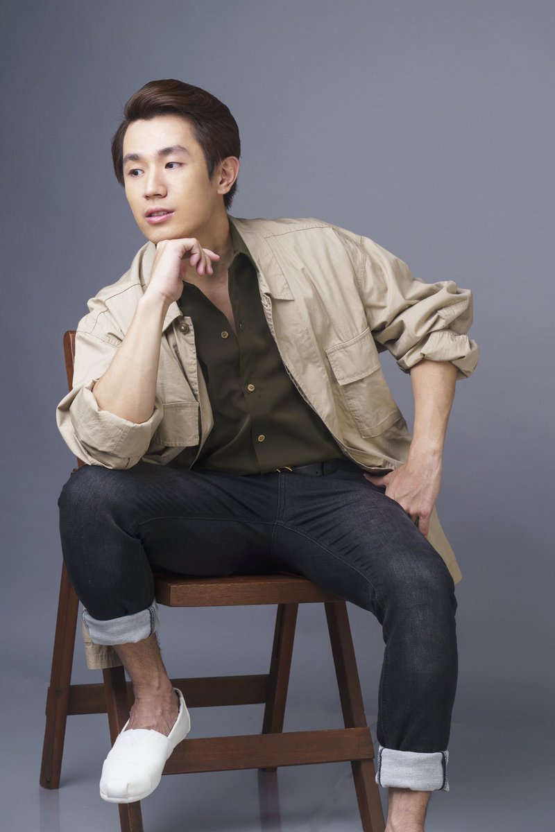 Raymondcauilan's tweet photo. #raymondcauilanphotography 
Featuring @benedict_cua 
Styling @edriannetui 
Grooming @lionelfabros 

....
DM Me for Photo shoot Inquiries

#menswear #gobolighting #mensfashion #kpop #fashionphotography #portrait #malemodel #homme #benedictcua https://t.co/Q9l9xbujzo