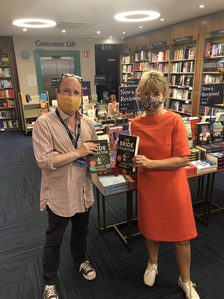 SiobhanMMacD's tweet photo. Having quite the day in Dublin, signing more copies of #TheBrideCollector and meeting more sunny booksellers. Shout-outs to Caron and Andrew in @easons, Brian in @DubrayBooks and Enda in @Hodges_Figgis. https://t.co/xEgI0IYgv0