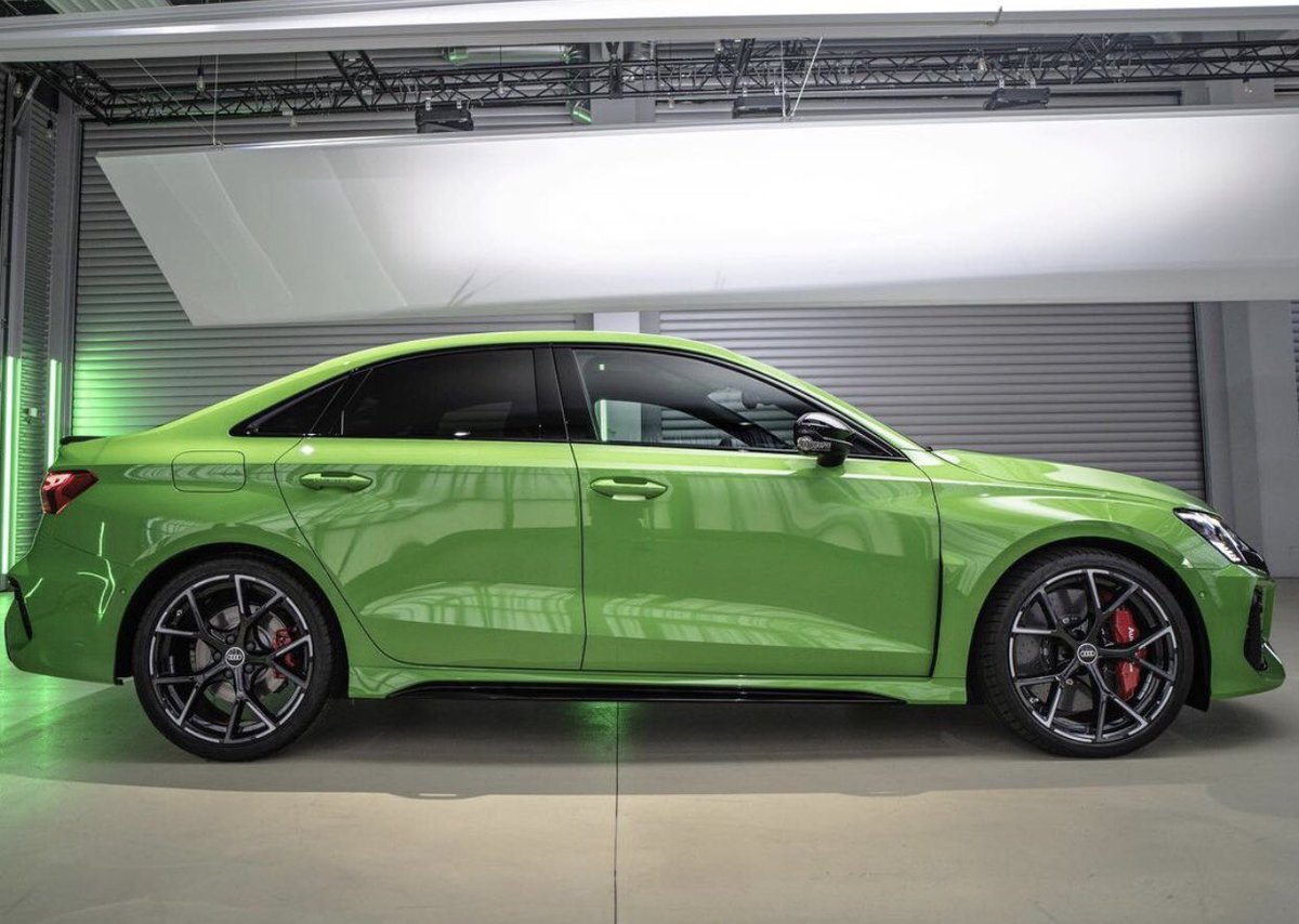 newotomobil's tweet photo. New Audi RS3 Sedan...
Aracın 2.5 litrelik 5 silindirli benzinli motoru , 400 beygir güç, 500 Nm tork üretiyor ve 3.8 saniyelik 0-100 değeri sunarken, sınırlandırılmış olarak 250 km/s hız yap asına olanak sağılıyor...
#audi #adia3
#rs3 #audirs3
#audirs32022
#newrs3 #newa3 https://t.co/nXPe3gXcT6