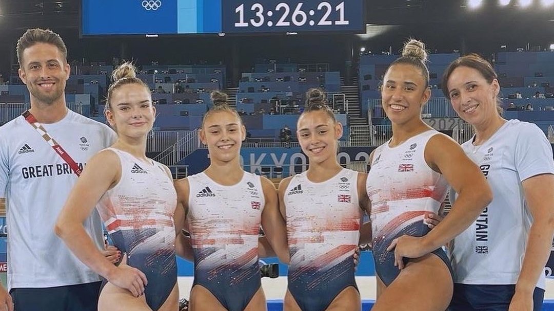 What a final! Incredible scenes in Tokyo! 

The British team of Amelie Morgan, Alice Kinsella, Jessica Gadirova &amp; Jennifer Gadirova have won OLMYPIC BRONZE 🥉 for <a href="/TeamGB/">Team GB</a> 🇬🇧

#Tokyo2020