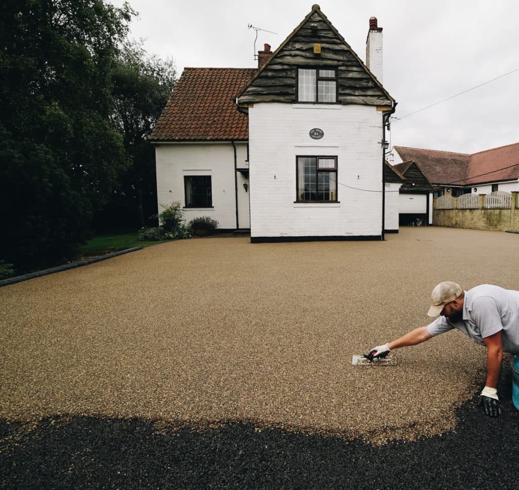 SublimeResin's tweet photo. Want to know a bit more about how a resin driveway is made?
Read our case study and see some of the stages that went into this complete transformation
https://t.co/Ic4ULMJ24f https://t.co/ZoOVyboreI