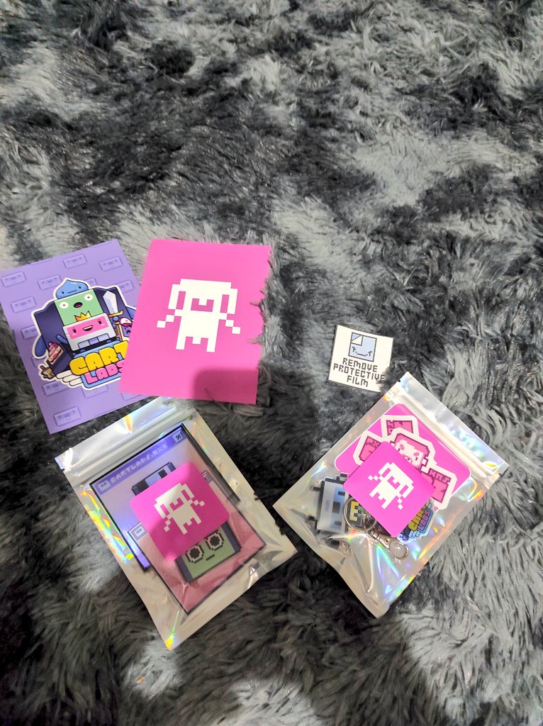 artbysisto's tweet photo. OMG!!! I JUST RECEIVE THIS AMAZING PACK 😭💖💖 I LOVE IT!! THANKS @CartladsNFT @teamnakedNFT @pxlhns @ZazaNFT @Steamed_Bunny @sincosNFT https://t.co/c105hnNb0G