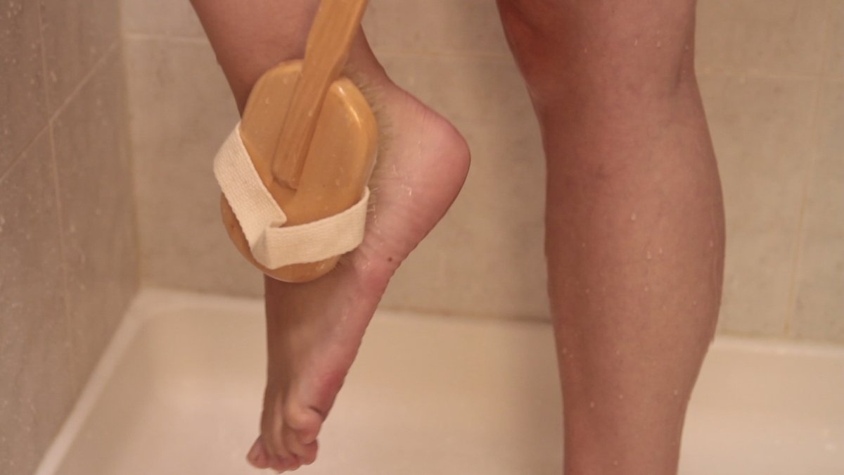 If you choose to exfoliate, it is important to do so carefully by following these tips: bit.ly/3soYARN