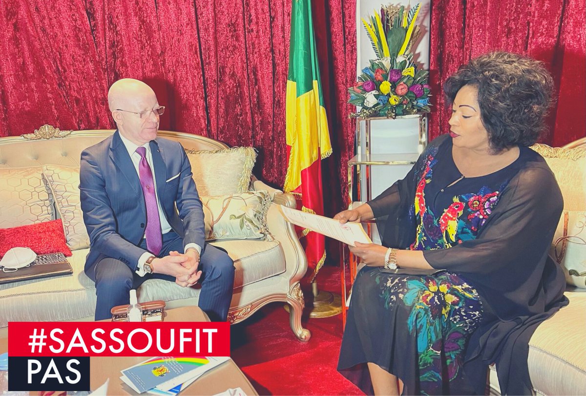 <a href="/ThMoungalla/">Thierry Moungalla</a>  rencontre le ministre #Inès_Nefer_ingani  
Au menu : la rubrique média pour lancer la #campagne de #vaccination des femmes, et réflexions sur le plan hebdomadaire des #femmes intitulé « Femmes et #Développement » sur <a href="/TeleCongo/">Télé Congo</a>
#sassoufitpas
#VacciNabisso