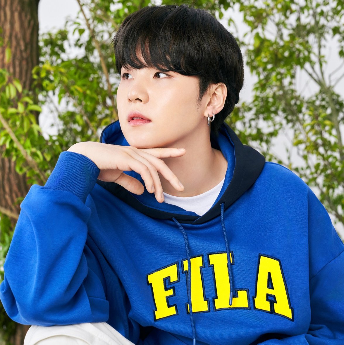 yourkukiess's tweet photo. YOONMIN AU 
[ Derana ]

Biasanya, sǝIǝbritî kalau punya pasangan tidak jauh dari kalangan sǝIǝbritî juga. Tapi tidak dengan Y. Menyukai teman sǝkoIahnya sendiri—si penyiar radio sǝkoIah di jam istirahat kedua. https://t.co/9r6zNB1geD