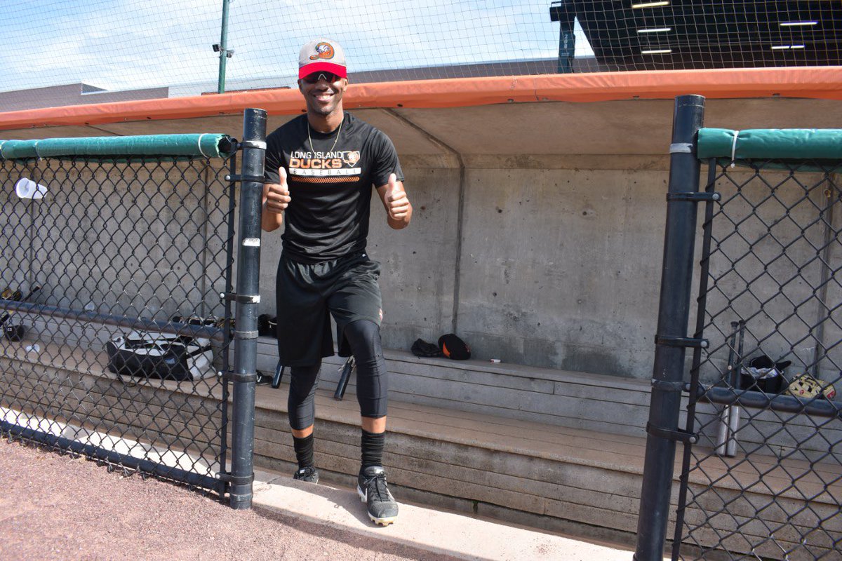 LIDucks's tweet photo. GAME TONIGHT: Itโs #TriplePlayTuesday where one lucky fan could win $25K if the Ducks turn a triple play. Plus, weโre giving away FREE #LIDucks x @stonybrookkids hats to the first 1,500 fans in attendance!
(p.s. these pics are totally not photoshopped๐) https://t.co/MiE1Fjb8Sq