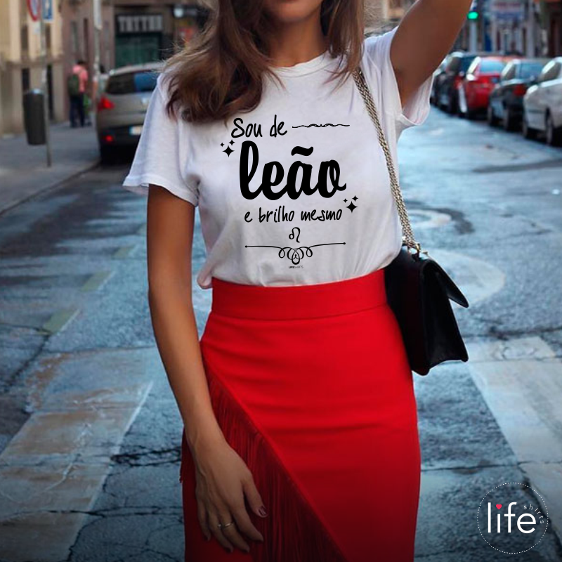 lifeshirts8's tweet photo. Sai da frente que eles estão passando! Entramos em Leão, temporada dessa turma que é puro brilho. E aí, conhece algum leonino assim? Marca ele aqui nos comentários! (E já fica a dica de presente de aniversário 🤣)

#signos #horóscopo #leão #astrologia #lifeshirts https://t.co/TFgGdhn8Fy