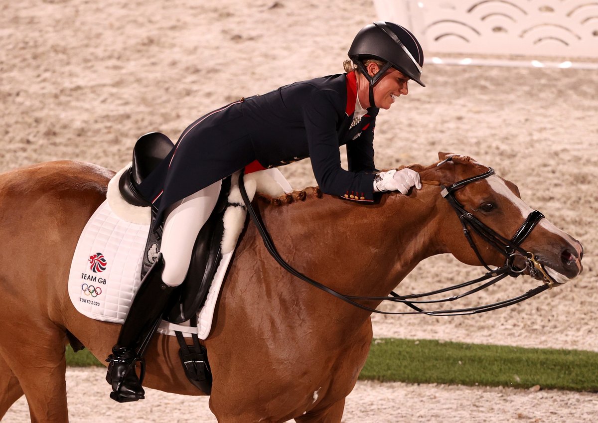 Charlotte Dujardin: 𝐓𝐡𝐞 𝐦𝐨𝐬𝐭 𝐝𝐞𝐜𝐨𝐫𝐚𝐭𝐞𝐝 𝐁𝐫𝐢𝐭𝐢𝐬𝐡 𝐟𝐞𝐦𝐚𝐥𝐞 𝐎𝐥𝐲𝐦𝐩𝐢𝐚𝐧 𝐨𝐟 𝐚𝐥𝐥 𝐭𝐢𝐦𝐞.

🇬🇧London 2012 🥇🥇
🇧🇷Rio 2016 🥇🥈
🇯🇵Tokyo 2020 🥉

Congrats, @CSJDujardin 

#TeamGB