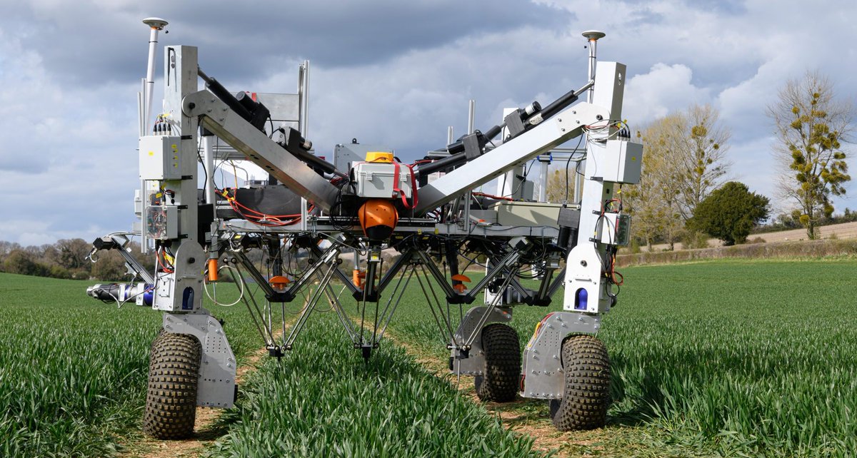 CHAPAgriTech's tweet photo. SprayBot brings together leading expertise from across the UK, with the aim of giving farmers a valuable tool in implementing sustainable farming practices 🌍🌱

👉Find out more: https://t.co/TH6bOrj1WJ

#agritech #agriculture 
@innovateuk @smallrobotco @fotenixtech https://t.co/KNpCX0KhZ5