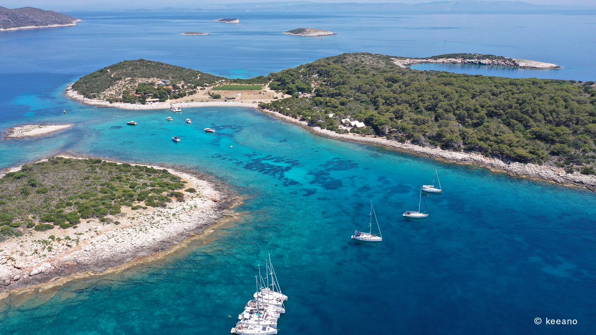 keeanoapp's tweet photo. 💥 More exciting #news! We can’t get enough of Coast View so it is now expanded in #Croatia with the power of #drones 🚁🌊 
 
👇 Click the link below and visually explore our first 200km! 
https://t.co/jDAF5YPgrD https://t.co/ncRs1SPdxt