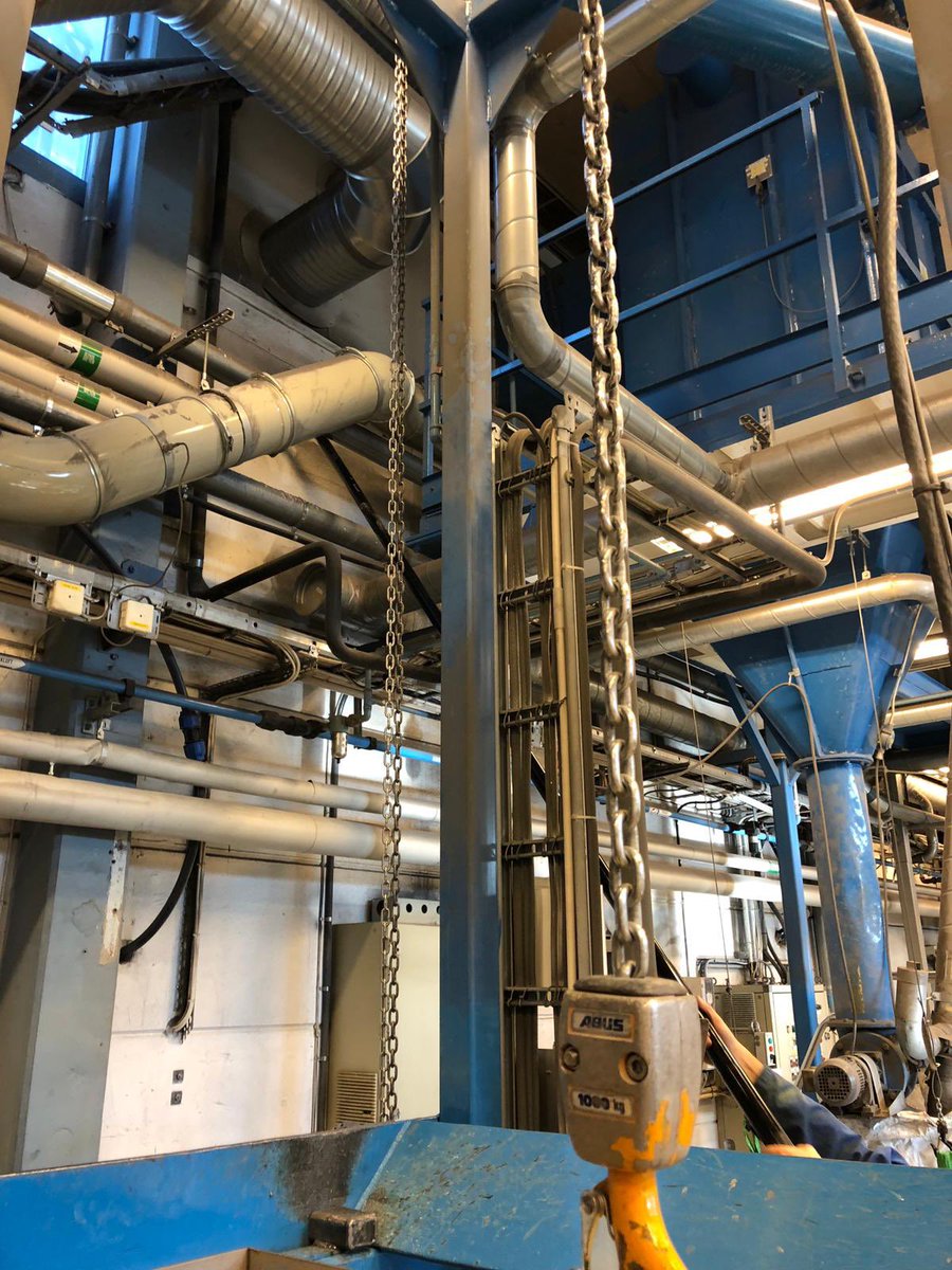 TommieNisulaSE's tweet photo. Some photos of the team at a huge Powder Coating facility here in Sweden getting to work with their ATEX cleaning systems - safely removing the highly combustible powder coating material. Get in touch to arrange a free demo on your premises! https://t.co/T9IrVXrS2u #cleaning #fm https://t.co/ZeyAJ6xFAM
