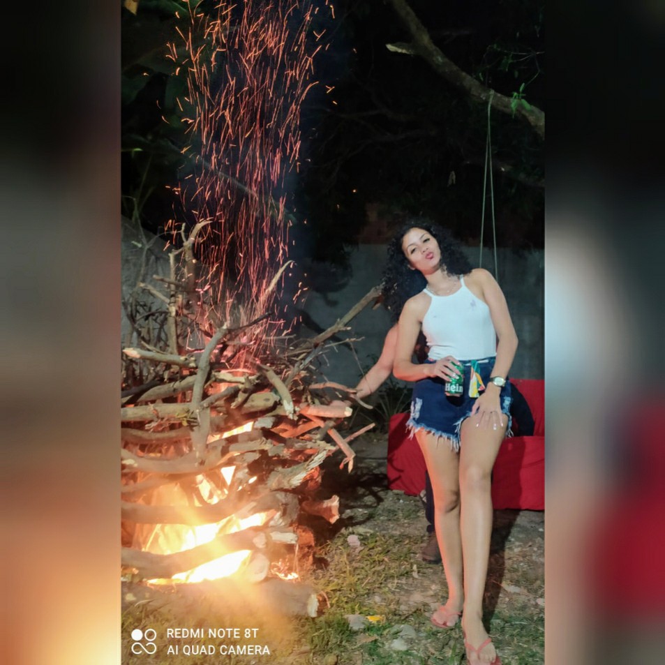 Roseannelima10's tweet photo. #Tbtsábado🦋
#arraialdoamor https://t.co/4ZfBqZxCGb