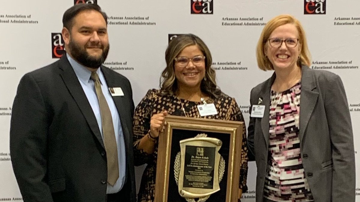 Congrats #HSSD Assistant Superintendent Dr. Echols- recipient of the 2021 Arkansas Association of Curriculum &amp; Instruction Administrators (AACIA) Administrator of the Year Award! Trojan Leaders set the standard HIGH for excellence. We are #TrojanProud. #AAEAResilientLeadership