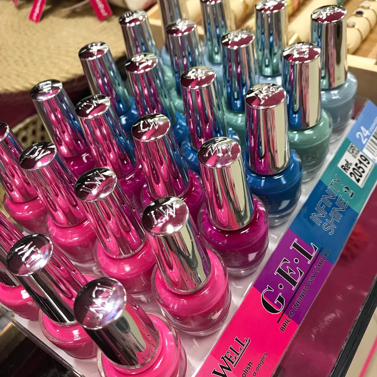 QBoniCo's tweet photo. Reposición de pintauñas 💅🏼💅🏼💅🏼
Ya sabéis, efecto gel sin lámpara a muy buen precio ¡¡ y los colores chulísimos !! ¿con cuál os quedáis?
#pintauñas #efectogel #coloresdeverano #verano #qbonico #manchareal https://t.co/8Peo3GWseL
