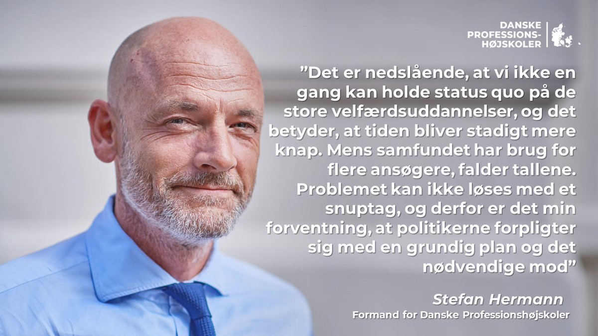Danske Professionshøjskoler (@danskeprof) on Twitter photo Fald på 4 pct. i optag til velfærdsuddannelserne. Det er ikke et uddannelsesproblem, det er et samfundsproblem. Virkeligheden er værre end prognoserne. Der er brug for en #rekrutteringsplan, siger <a href="/SthePol/">Stefan Hermann</a>. Skal vi komme i gang #dkpol? Læs mere her danskeprofessionshøjskoler.dk/mangel-paa-pae… Fald på 4 pct. i optag til velfærdsuddannelserne. Det er ikke et uddannelsesproblem, det er et samfundsproblem. Virkeligheden er værre end prognoserne. Der er brug for en #rekrutteringsplan, siger <a href="/SthePol/">Stefan Hermann</a>. Skal vi komme i gang #dkpol? Læs mere her danskeprofessionshøjskoler.dk/mangel-paa-pae…