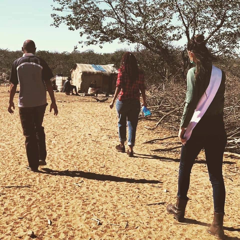 missnamibia2026's tweet photo. Miss Namibia 1st Runner Up, Annerie Marè in Kamanjab with the office of the Mayor to see what changes can be made as families go up to three days without extra water to drink
#missnamibia2021 
#missnamibia1strunnerup 
#beautywithapurpose 
🇳🇦 https://t.co/knutFfWk0X