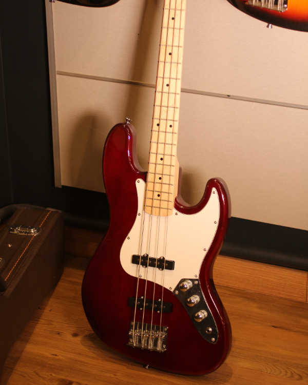 vogga's tweet photo. Para abalar as suas estruturas! 😍O Contrabaixo VCB801, possui 4 cordas, corpo em Solidwood, Braço e escala em Hard Maple, além de 2 captadores Single Coil, sistema passivo. ❤

#vogga #instrumentomusical #voggainstrumentos #baixovogga #baixo #contrabaixo https://t.co/oBDLD1tgCu