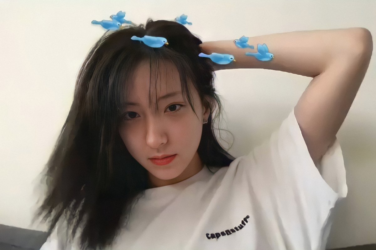 SNJYLOOKS's tweet photo. #우주소녀 #은서 https://t.co/s1AVwxYpFe