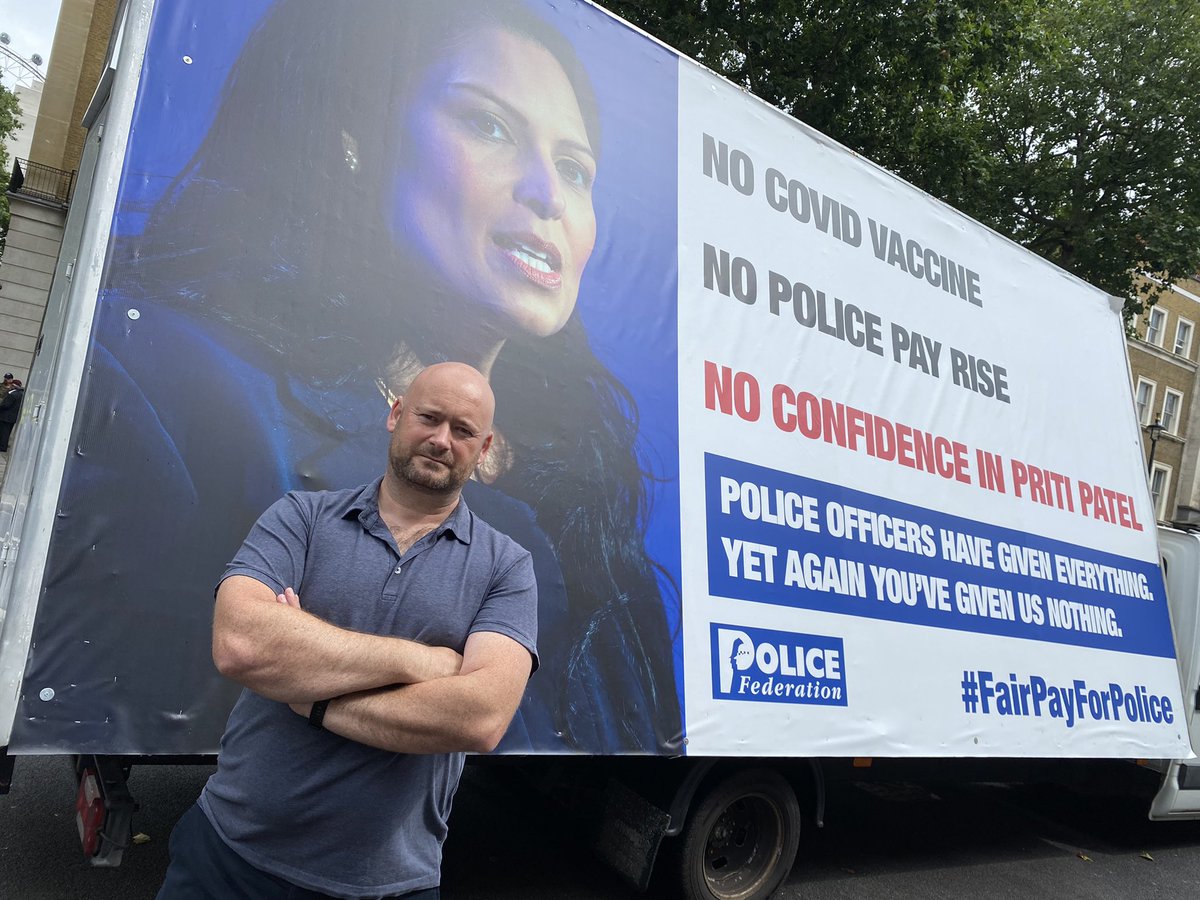 CityFed's tweet photo. “Police officers have given everything. Yet again, the Government has given them nothing.” Chairman Mike Reed outside Downing Street just now. #FairPayForPolice https://t.co/trnHqvm42x