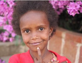 WitnessEritrea's tweet photo. #Tuesdayvibes @GeorgeMasonU @masonglobal @wedigere students #studyabroad in #Eritrea. We visited Aba Shawl in 2019 got took 📷 this lovely child. Hope to be able to return to #Asmara #Eritrea soon! Happy Tuesday everyone!

#development #sdg #UN #Africa #HOA @ScharSchool https://t.co/mJwsL1OPUD