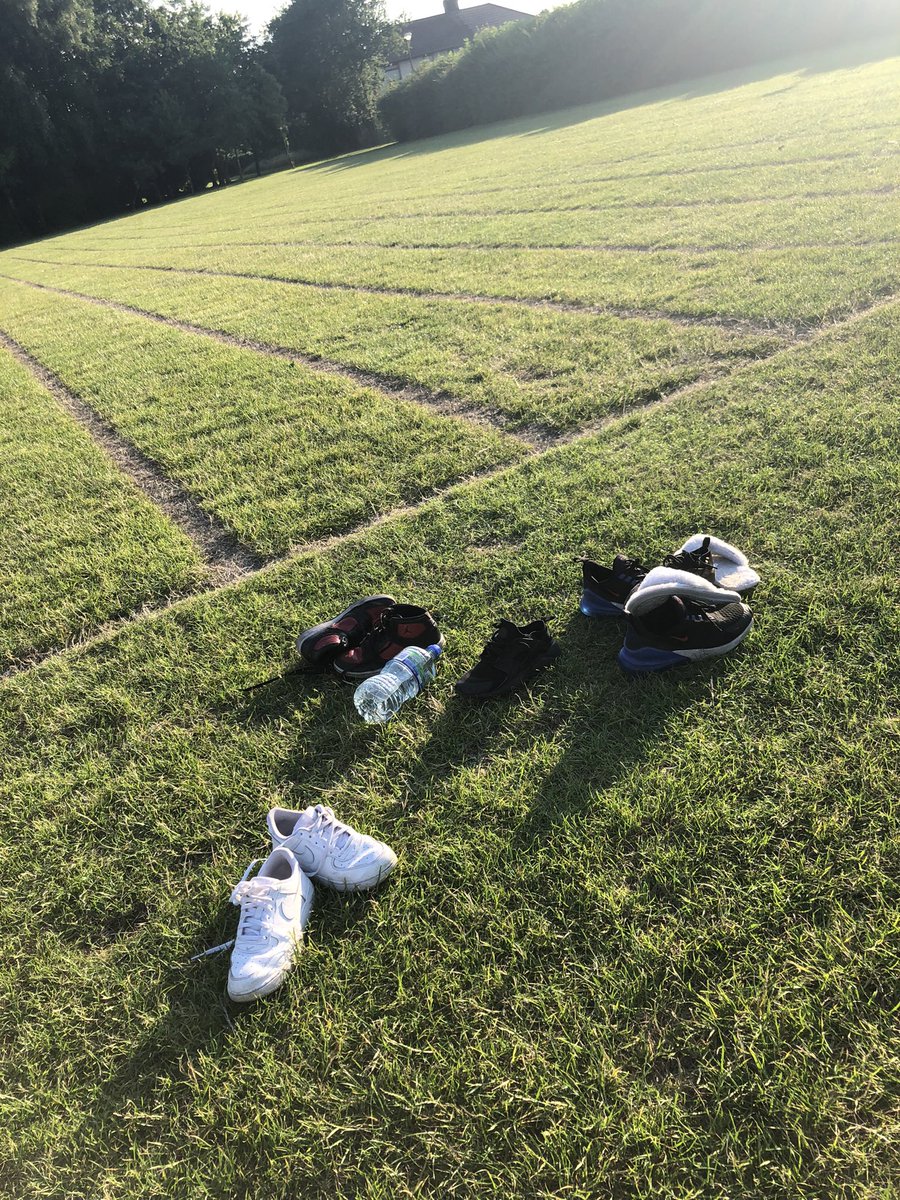 ValewoodPrimary's tweet photo. It was such a treat to be outside with Team 6 until late into the evening. We played rounders and football and the 👫’s manners were (as always) impeccable. Pit-stop for🍦and then back to more fun and games. They ran themselves ragged before bedtime! #VPSClassOf2021 👏🏼👫 https://t.co/0V8UYkIGF6