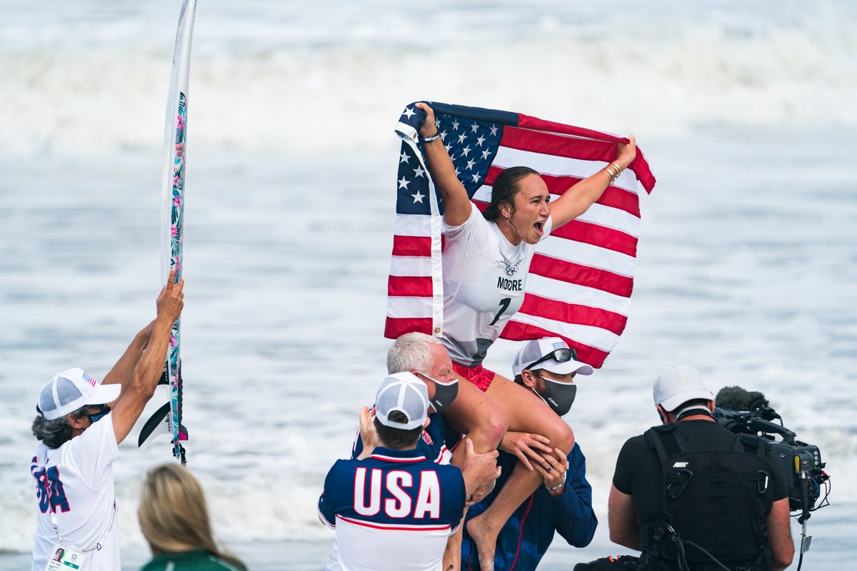 .@TeamUSA @rissmoore10 says winning surfing's first #Olympic 🥇 and 'bringing it home to Hawaii, the birthplace of surfing means everything.' 📸 @isasurfing usasurfing.org/usa-surfing-ne…