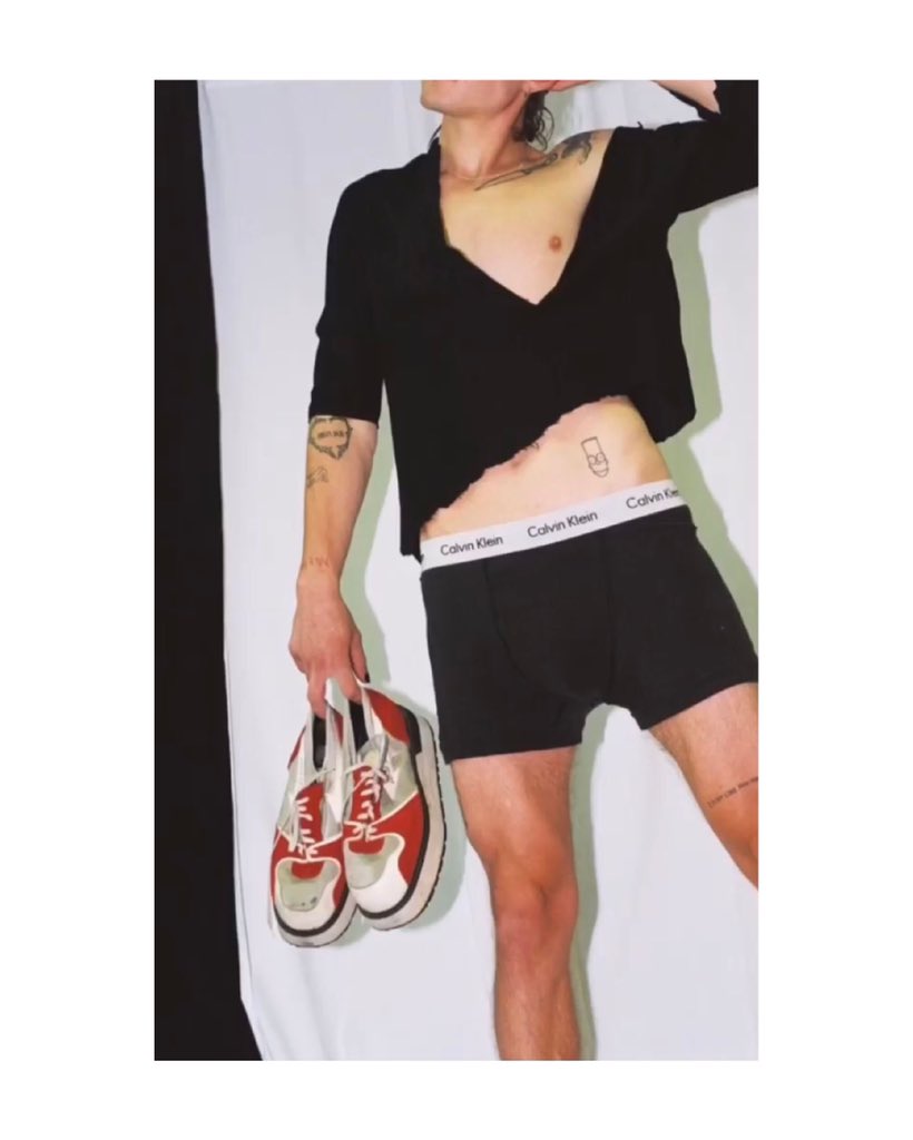 ARRAYModels's tweet photo. 🖤 VIOLET wears @Margiela AW 93/94 for Steven Philip 🖤 https://t.co/m4I7CuRNwb
