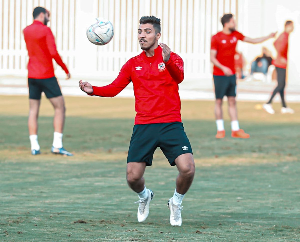 بوابة الوفد غطى على العريس.. محمد شريف يتألق في حفل زفاف حمدي فتحي (صور)