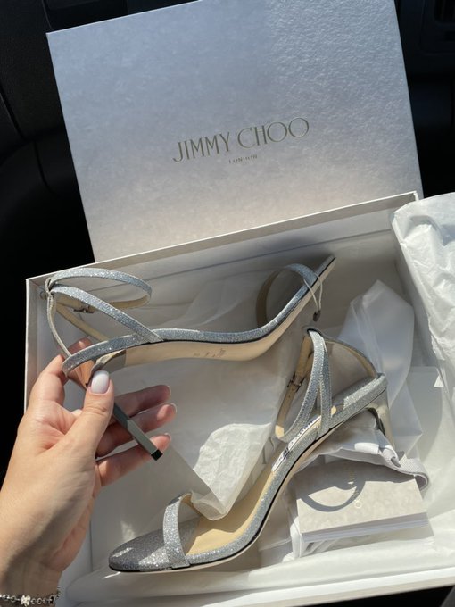 #tributesnonstop  just received these Jimmy Choo sandals paid by My weak addicted slave Jon 💁🏼&zwj;♀️✨  As<a href="/tag/tributesnonstop"class="tags">#tributesnonstop</a>