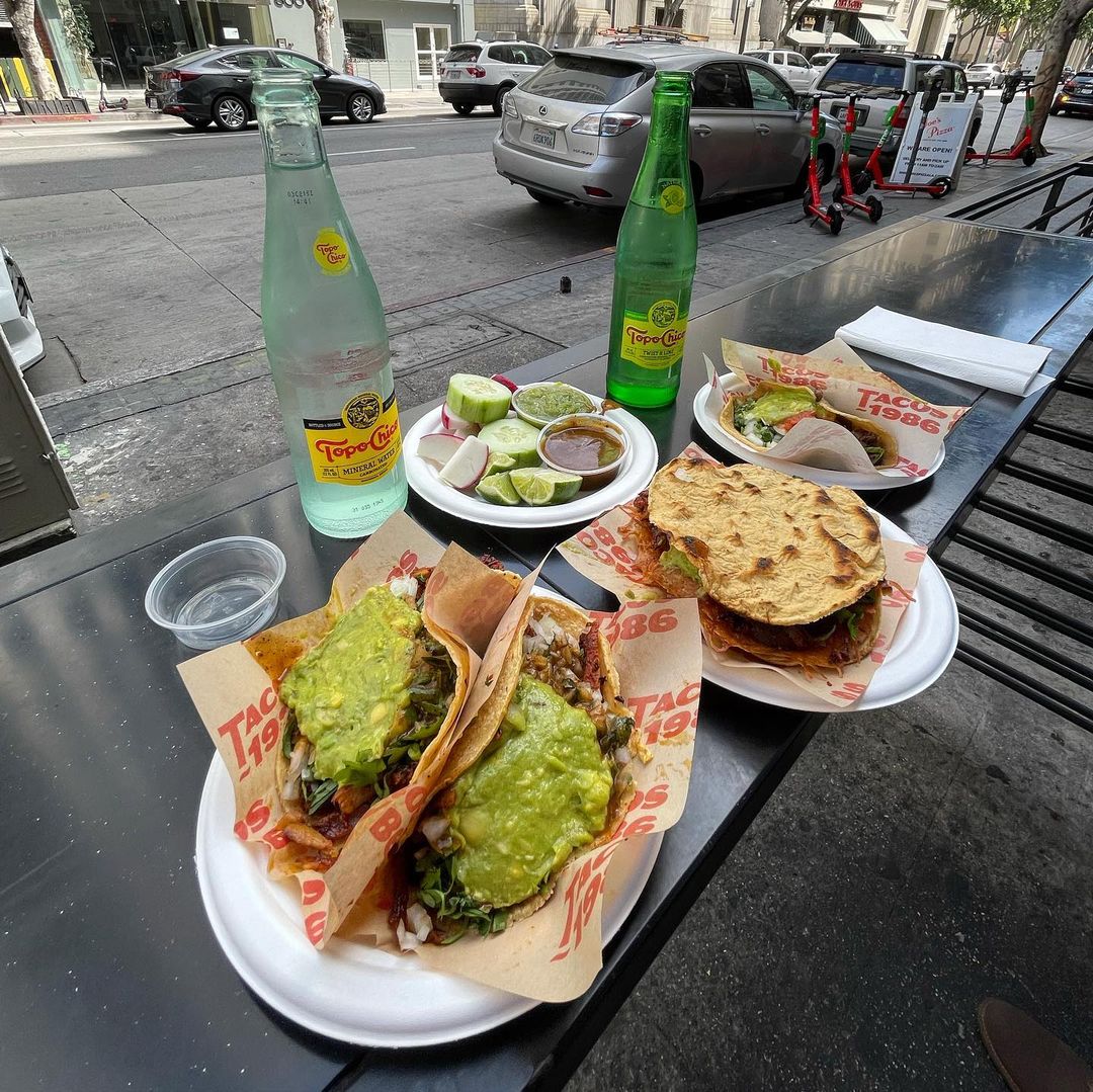discoverLA's tweet image. Its #TacoTuesday: We're at @tacos1986la, for the “Perrón” tacos, flour tortillas with melted jack cheese, pinto beans, guacamole. Carne asada? Mushrooms? Yum. So many great tacos here in LA. Where are stopping today?📷: @leromerod and @foodie_george 🌮 #tacosforever