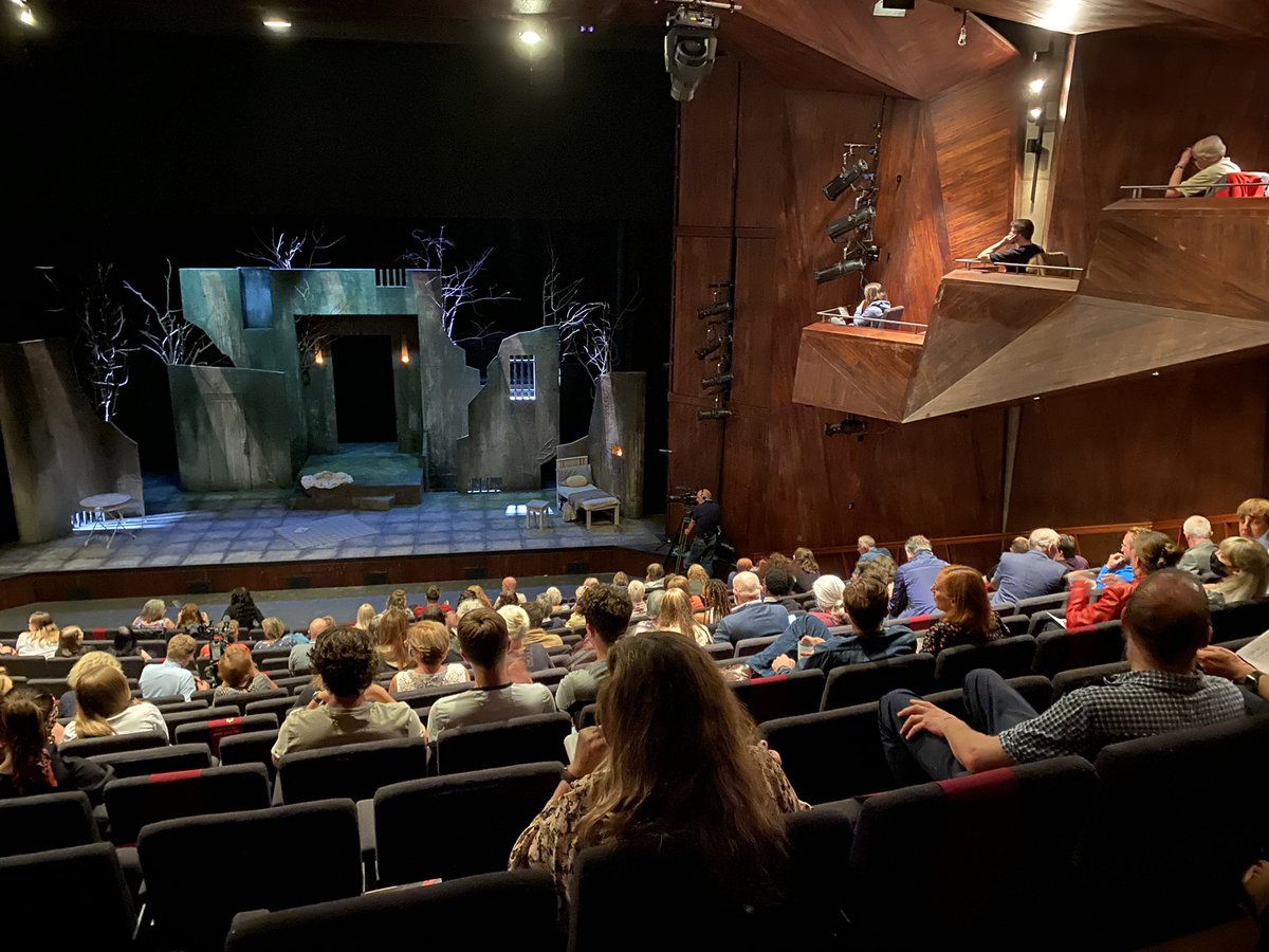 The first wonderful audience back in <a href="/LyricBelfast/">Lyric Theatre Belfast</a> in 16 months for <a href="/LyricLearning/">LyricLearningBelfast</a> 1ST preview of Dracula!! Absolutely magic, safe, bubbled, socially distant but stills feels atmospheric. Lots to learn. 150 instead of 380, fine for now but not in the future!