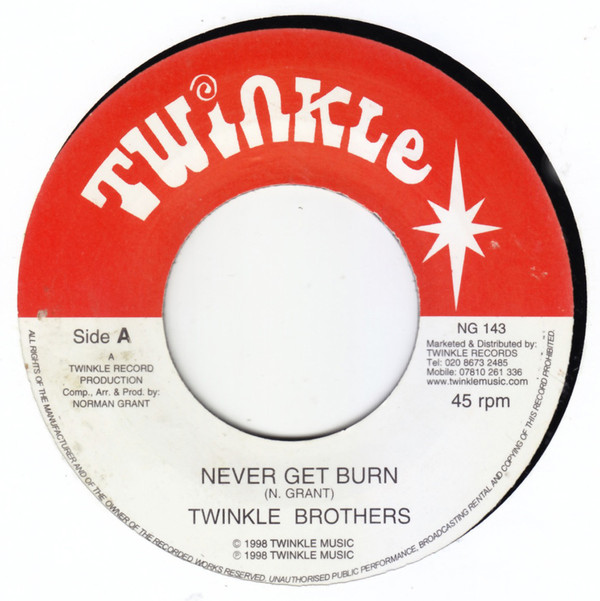 ScotsPostPunk's tweet photo. Now & next on UNAMERICAN BROADCASTING - only on https://t.co/Trby2G850r
@TheClash #MikeyDread #IRoy #TwinkleBrothers #Gladiators
@CrowleyOnAir @GCPunkNewWave @NewWaveAndPunk @pop_society @PunKandStuff @ViveLeRock1 @louderthanwar @RecCollMag @DubMaestro1 https://t.co/xtW34Wdnf3