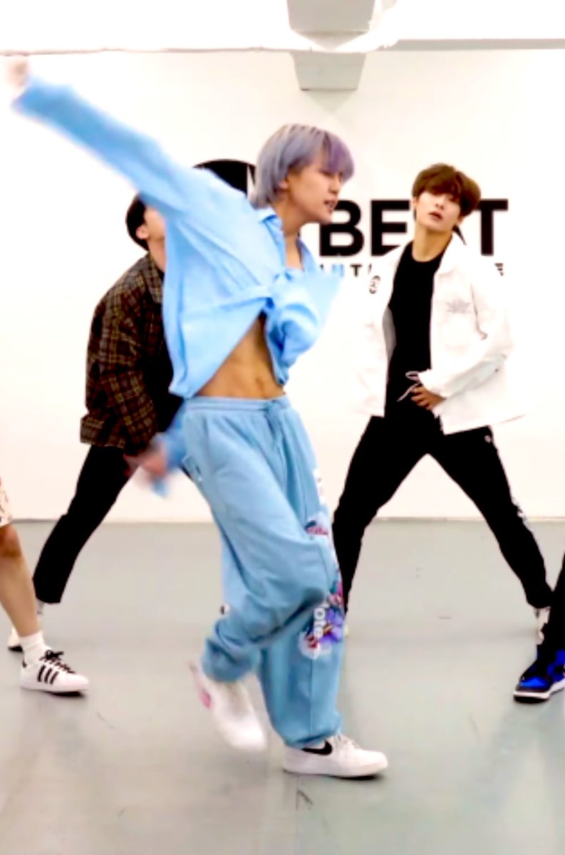 yummykiwi's tweet photo. …. Lee Donghun making me question everything: Chapter 3627… https://t.co/HKXEyC9dfR